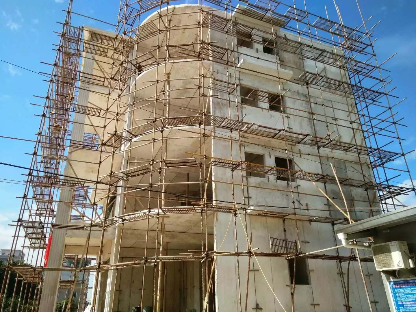 田林星河绿色环保装配式建材在福建修建的五层别墅建筑